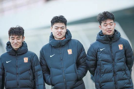 勇士出：库明加、佩顿二世、穆迪、2个首轮签。